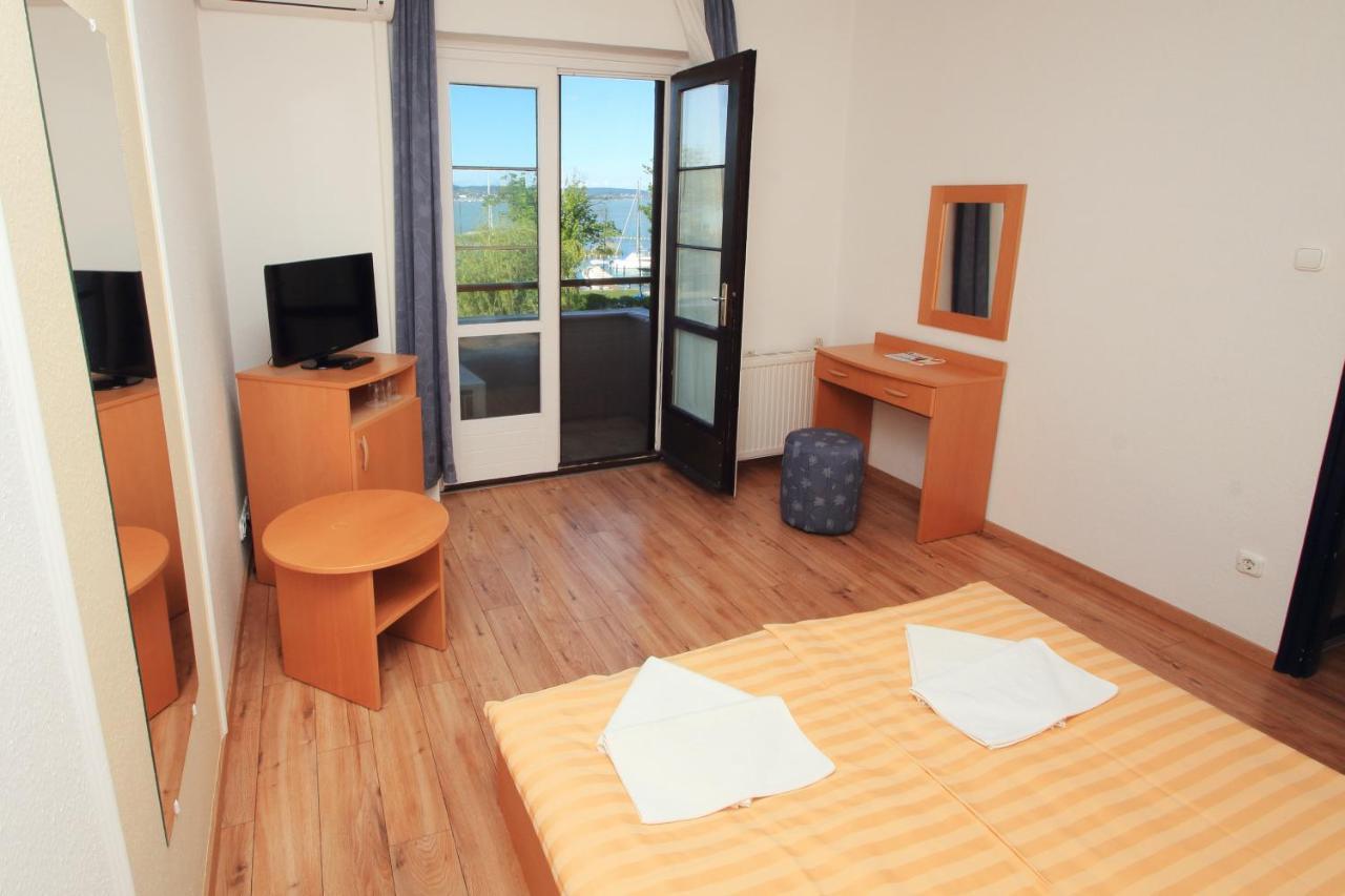 Aquilo Hotel Panorama Тихань Экстерьер фото
