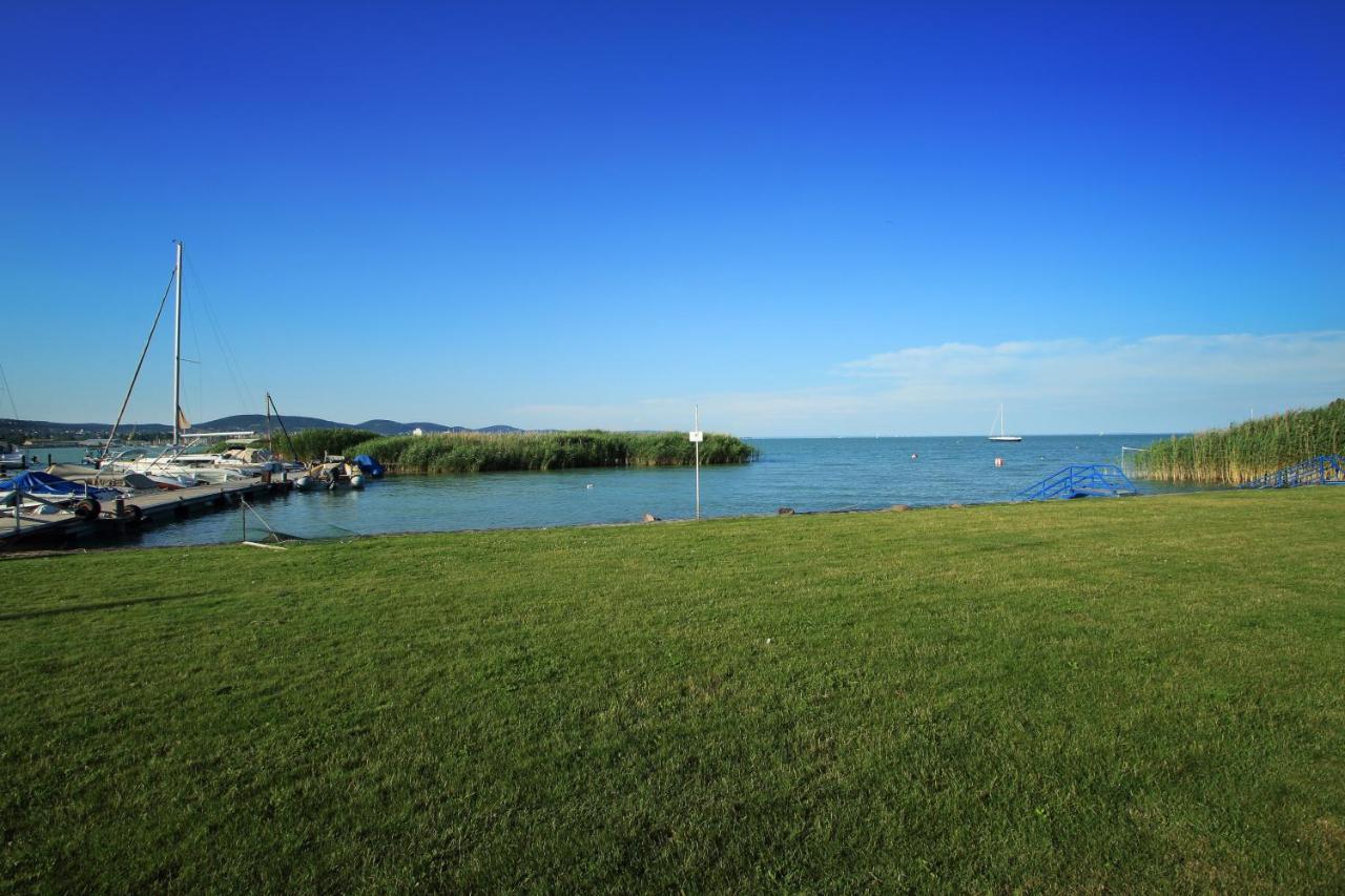 Aquilo Hotel Panorama Тихань Экстерьер фото
