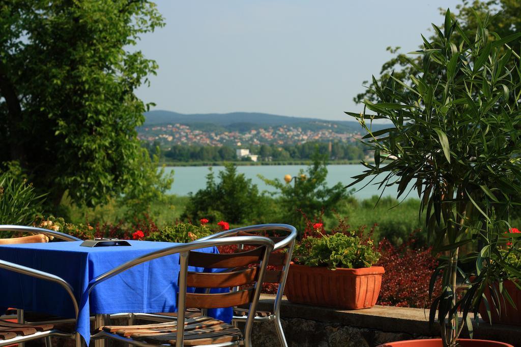 Aquilo Hotel Panorama Тихань Экстерьер фото