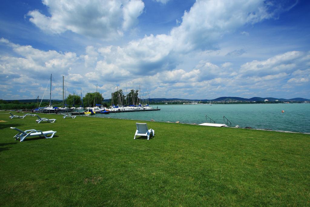 Aquilo Hotel Panorama Тихань Экстерьер фото